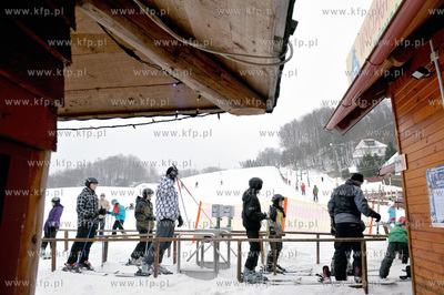 Zimowy wypoczynek na stoku Koszalkowo w Wiezycy na...