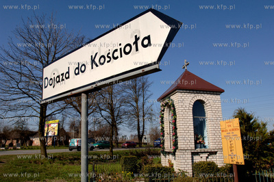 Gdansk Kokoszki. Kapliczka Matki Boskiej na rogu ul....