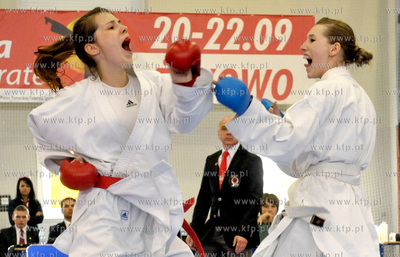 W zukowskiej hali wodowiskowo - sportowej odbtyly sie...