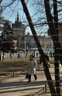 Gdansk. Alejka wzdluz Targu Rakowego. 17.02.2015 Fot....