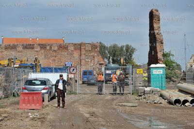 Gdansk. Wyspa Spichrzow. Uroczystosc wmurowania kamienia...