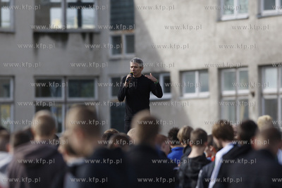 Boisko Zespolu Szkol Ogolnoksztalcacych nr 8 przy ul....