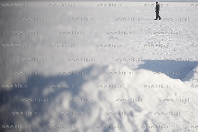 Sopot. Zamarznieta Zatoka Gdanska.
23.02.2011
fot....