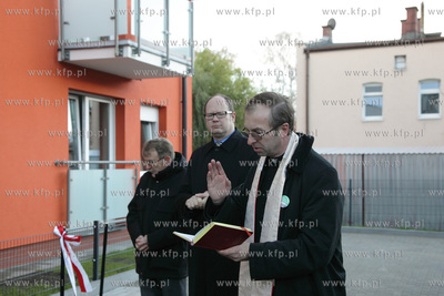 Uroczystosc przekazania kluczy nowym mieszkancom kamienic...