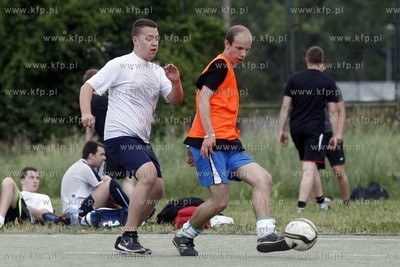 Gdansk Zaspa. Pilkarski turniej dzikich druzyn Do przerwy...