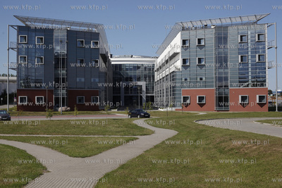 Kampus Uniwersytetu Gdanskiego w Oliwie. Nz budynek...