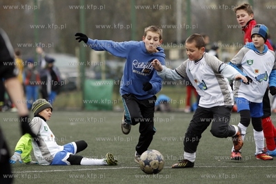 Gdansk Zaspa. Pilkarski turniej dzikich druzyn Do przerwy...
