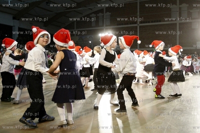 Gimnazjumnr 2 w Zukowie. Konkurs tanca towarzyskiego....