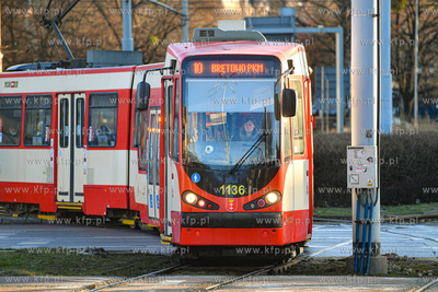 Tramwaj duwag n8c lini 10 na Hucisku 27.01.2021 fot....