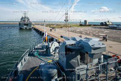 Nabrzeże Pomorskie w Gdyni. Nz. Niszczyciel  ORP Mewa....