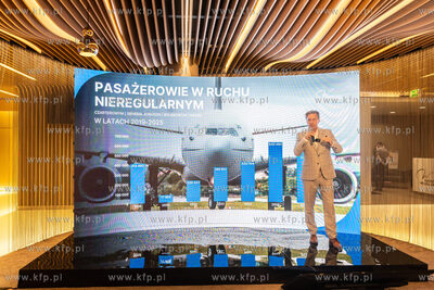 Port Lotniczy Gdańsk im. Lecha Wałęsy. Nz. Konferencja...