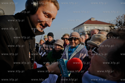 Sopot. Plac przed wejsciem na molo. Tydzien Flagi z...