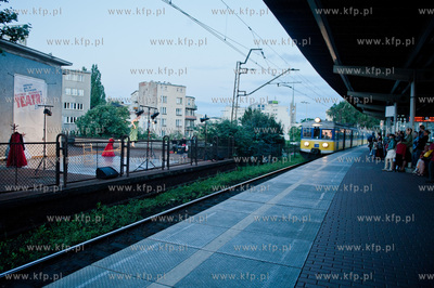 Gdynia. Dworzec Glowny PKP. Przedstawienie pt. ...i...