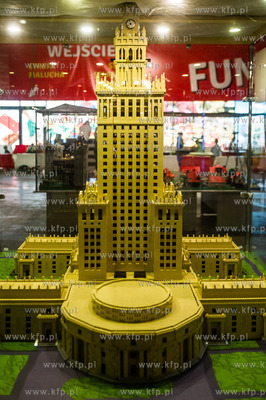 Gdansk. PGE Arena. Najwieksza w Polsce wystawa  budowli
z...