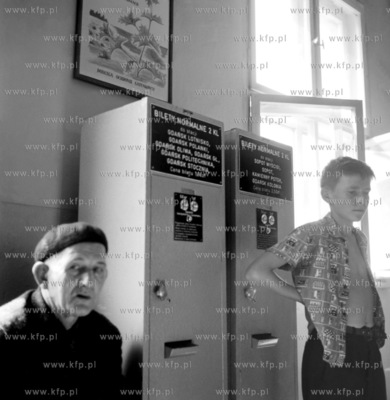 Automat do sprzedazy biletow na Dworcu PKP w Gdansku...