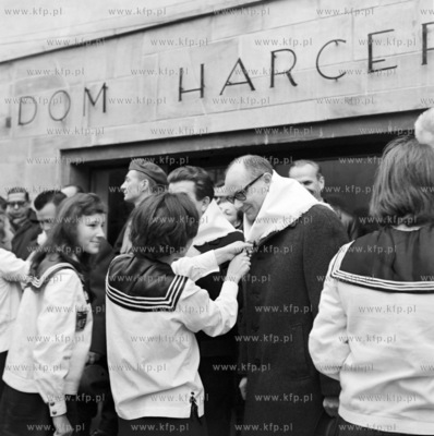 Uroczystosc przekazania odbudowanego po II wojnie swiatowej...