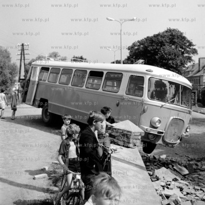 Na Oruni w wyniku awarii hamulcow autobus marki San...