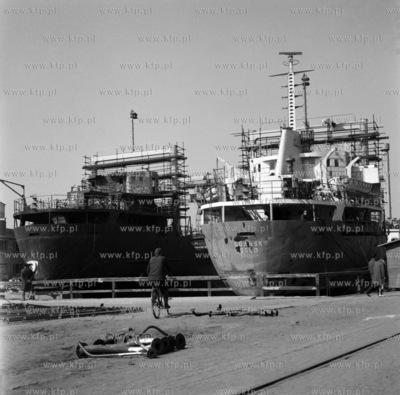 W porcie gdańskim. (lata60).
1968
0005115z_kwiecien
Fot....