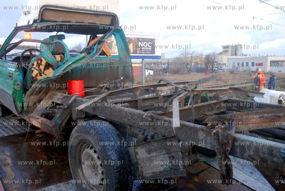 Wypadek na niestrzezonym przejezdzie kolejowym w Gdyni...