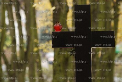 Dzien Wszystkich Zmarlych na Cmentarzu w Gdansku Oliwie
01.11.2007
fot....