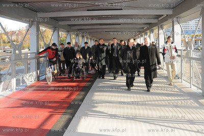 Otwarcie kladki nad torami w Gdyni Redlowie. Konstrukcja...