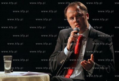 Teatr Atelier w Sopocie. Debata kandydatow na urzad...