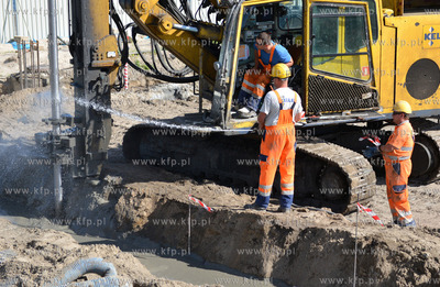 Gdynia. Na terenie sasiadujacym z apartamentowcem Sea...