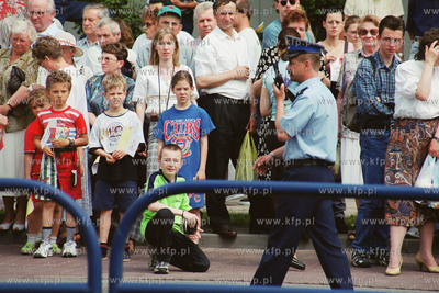 Papiez Jan Pawel II w Trojmiescie Na zdjeciu Oczekujacy...