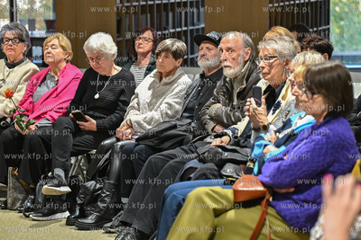Biblioteka Sopocka. SOPOTEKA. Głośne czytanie fragmentów...