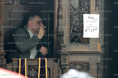 Kosciol sw. Mikolaja w Gdansku, przedwielkanocna spowiedz...