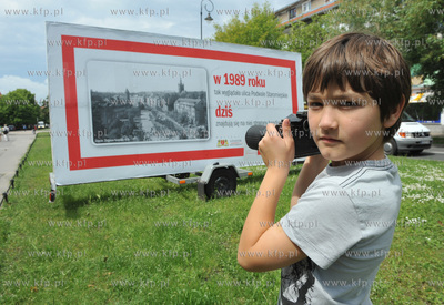 Na ulicach Gdanska pojawily sie billboardy na przyczepach...