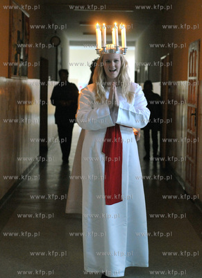 Orszak sw. Lucji odwiedzil Szkole Podstawowa nr 14...