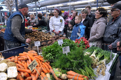 Promocja i nietypowa konferencja prasowa promujaca...