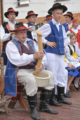 Chmielno. Kaszuby. Inscenizacja wesela kaszubskiego...
