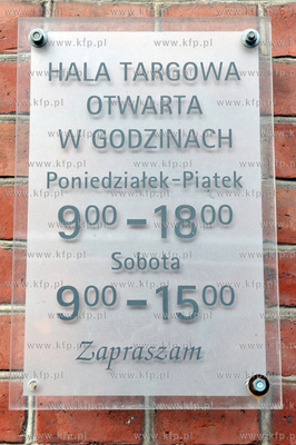 Hala Targowa w Gdańsku na Placu Dominikańskim. Tabliczka...