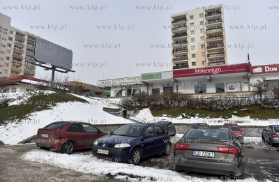 Gdynia. Pawilony handlowe na Karwinach. 05.03.2018...