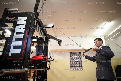 Przekazanie atlasu do cwiczen dla sopockiej policji....