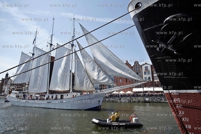 Gdansk. Baltic Sail. Parada Zaglowców na Motlawie....