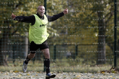 Gdansk Zaspa. Pilkarski turniej dzikich druzyn Do przerwy...