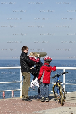 Sloneczna niedziela na molo w Gdansku Brzeznie.
30.03.2014
fot....