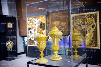 Europejskie Centrum Solidarności. Wystawa prac bursztynnika...