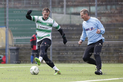 Gdansk. Boisko przy ul. Traugutta.  Noworoczny mecz...