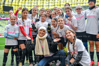 Mecz drużyn influencerek na Polsat Plus Arenie Gdańsk...