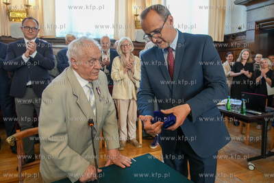 XIV sesja Rady Miasta Sopotu. Podczas sesji wręczono...