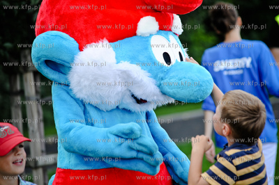 Gdynia. Bulwar nadmorski. Akcja promocyjna filmu Smerfy,...