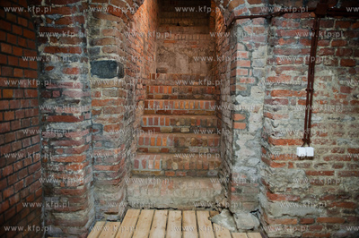 Gdansk. Konferencja prasowa i przeciecie wstegi przez...