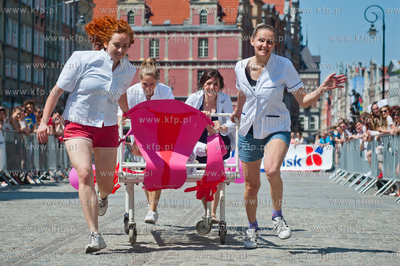 Gdansk. Dlugi Targ. Neptunalia. Wyscigi lozek szpitalnych.
18.05.2013
fot....