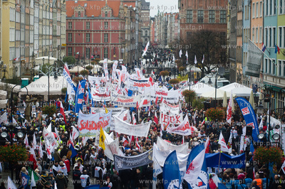 Gdansk. Dlugi Targ. Manifestacja niezadowolonia, zorganizowana...