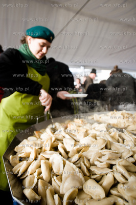 Gdansk. Targ Weglowy. XVIII Wigilia dla ubogich, samotnych...