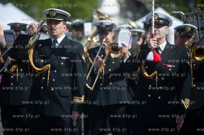 Gdansk. Targ Weglowy. Wielki Festyn Rodzinny, swietujacy...